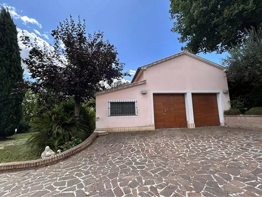 Immagine 7 di Villa in vendita  in Via luigi fabbri, 1 a Recanati