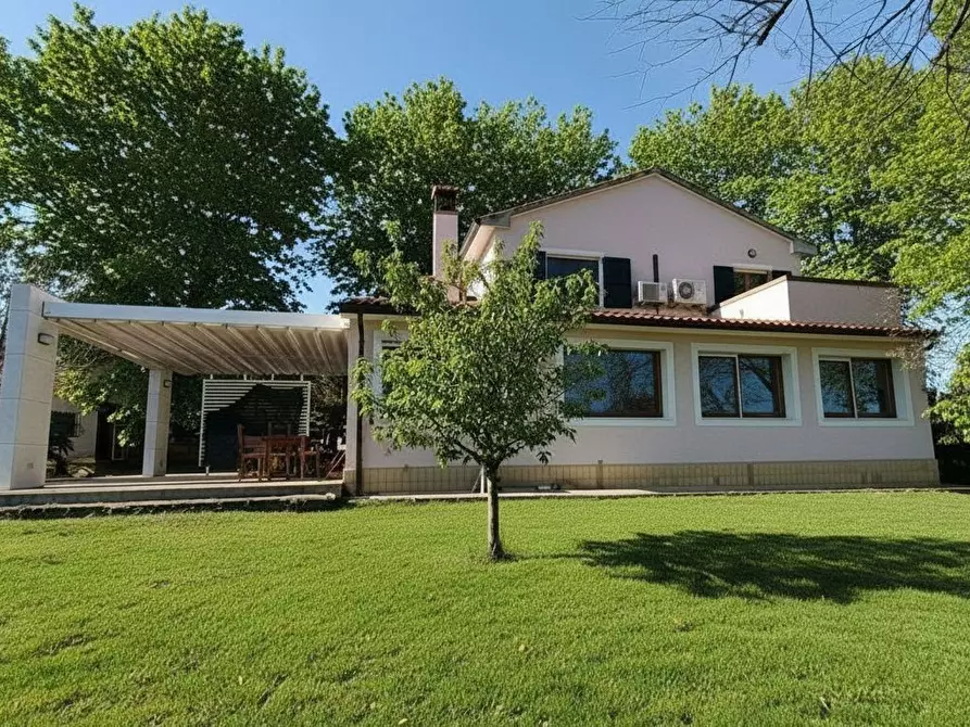 Immagine 27 di Villa in vendita  in Via luigi fabbri, 1 a Recanati