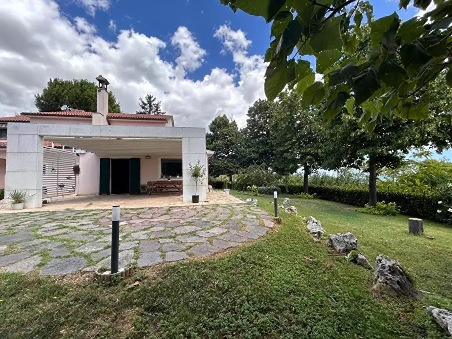 Immagine 2 di Villa in vendita  in Via luigi fabbri, 1 a Recanati