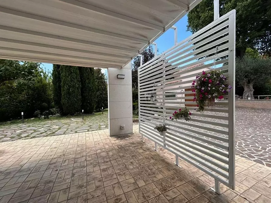 Immagine 25 di Villa in vendita  in Via luigi fabbri, 1 a Recanati