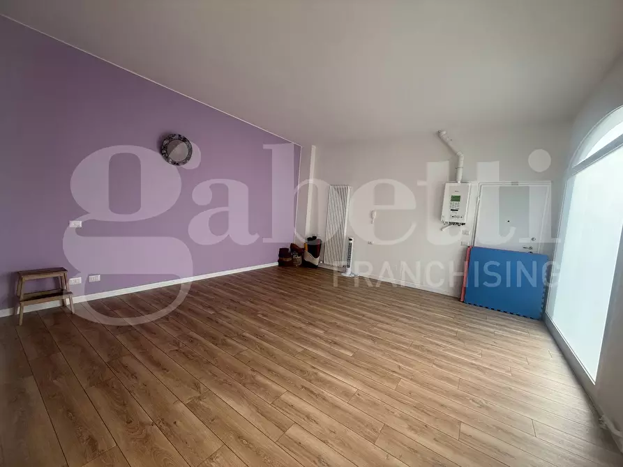 Immagine 2 di Negozio in vendita  in Via VIA  MATTEOTTI, 43 a Asso