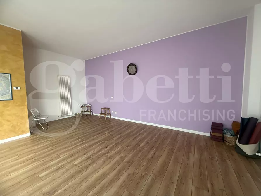 Immagine 10 di Negozio in vendita  in Via VIA  PLINIO, snc a Erba