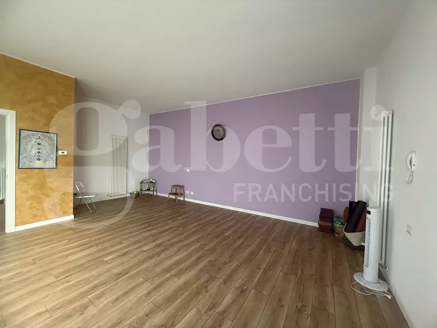 Immagine 6 di Negozio in vendita  in Via VIA  PLINIO, snc a Erba