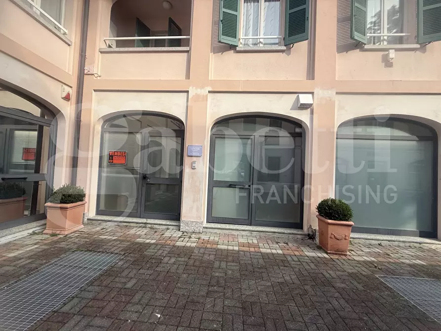 Immagine 36 di Negozio in vendita  in Via VIA  PLINIO, snc a Erba