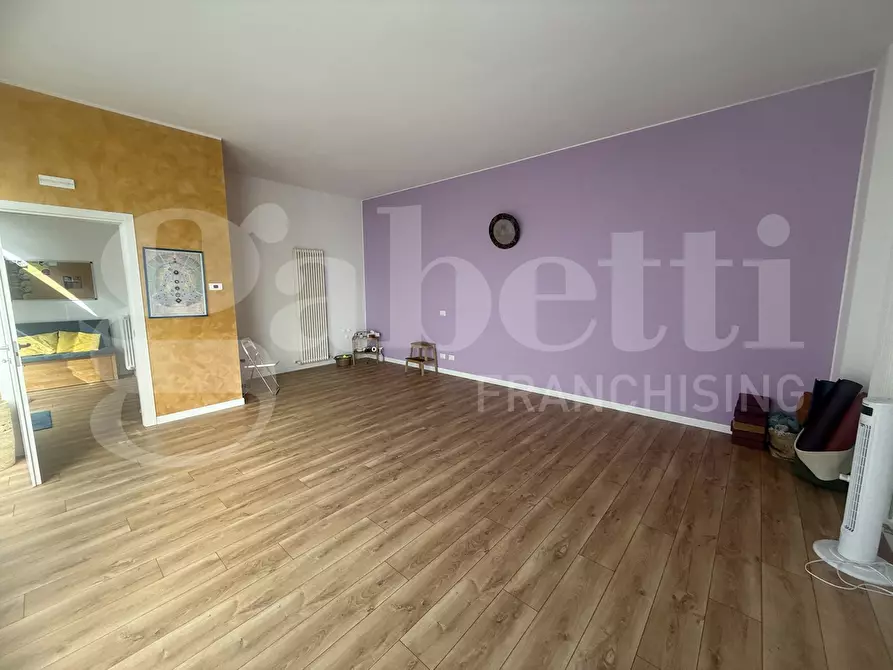 Immagine 8 di Negozio in vendita  in Via VIA  PLINIO, snc a Erba