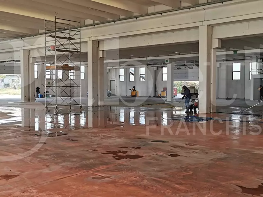 Immagine 1 di Capannone industriale in affitto  in Via Dell'Artigianato a Colceresa