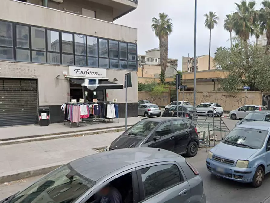 Immagine 2 di Negozio in vendita  in Via dei Cantieri, 2 a Palermo