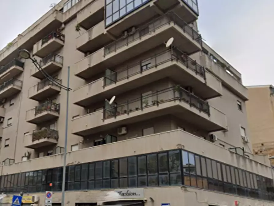 Immagine 3 di Negozio in vendita  in Via dei Cantieri, 2 a Palermo