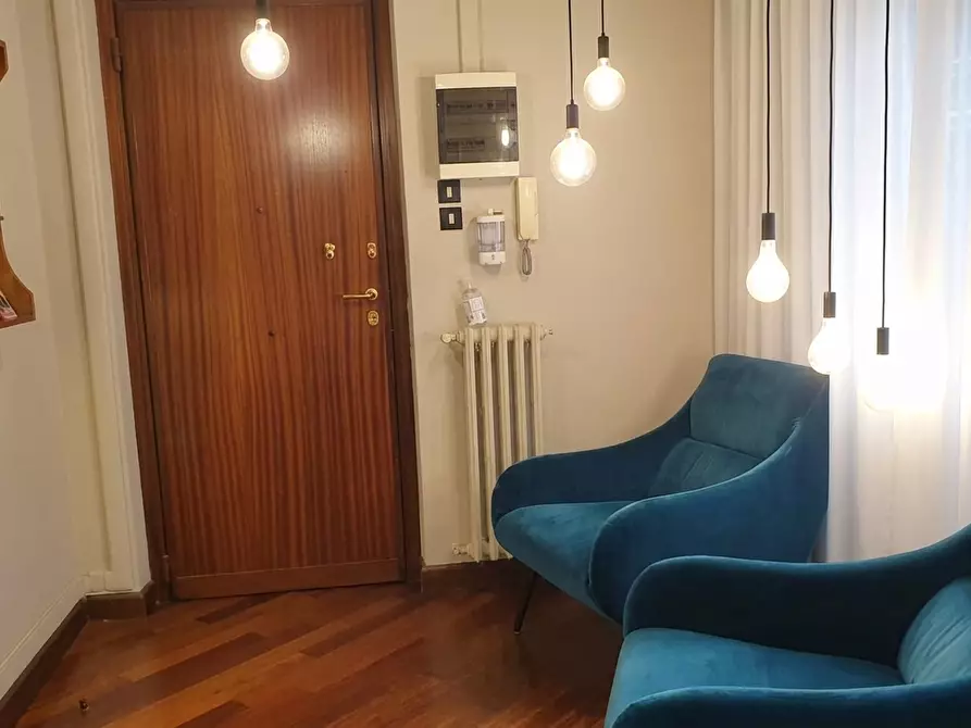 Immagine 3 di Appartamento in vendita  in Piazza Vittorio Veneto, 20 a Palermo