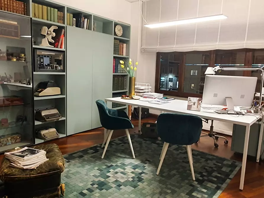 Immagine 4 di Appartamento in vendita  in Piazza Vittorio Veneto, 20 a Palermo