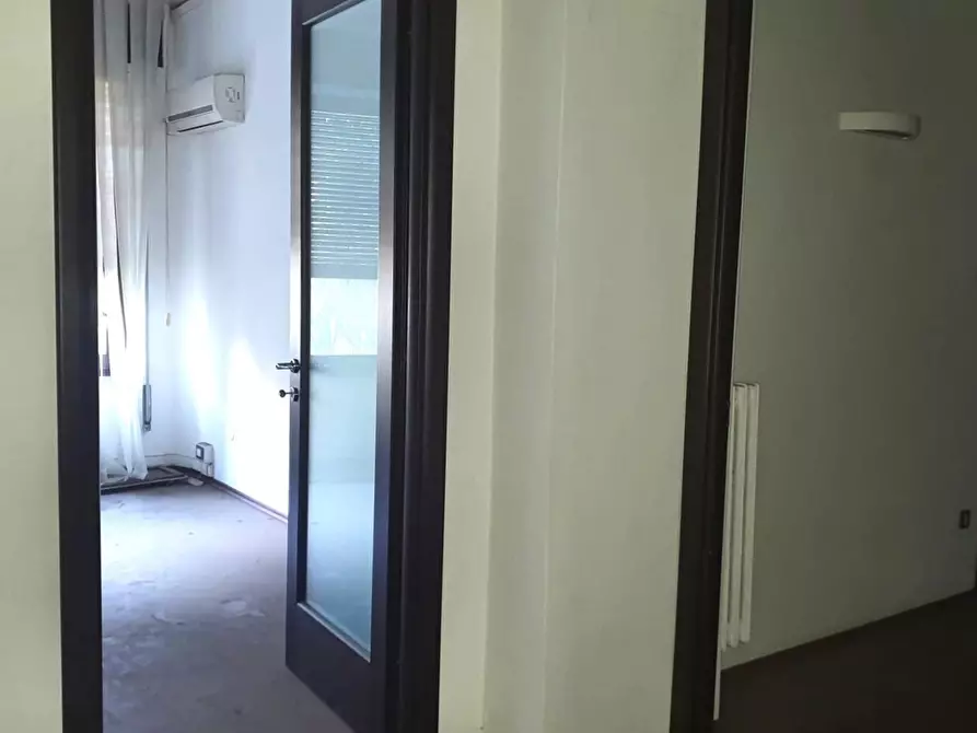 Immagine 5 di Appartamento in vendita  in Piazza Vittorio Veneto, 20 a Palermo
