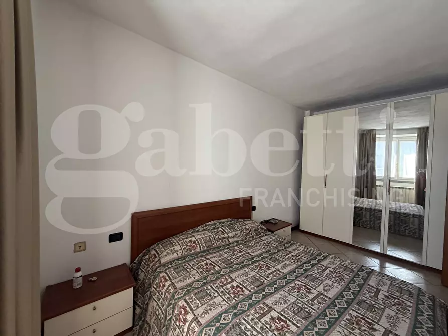 Immagine 10 di Appartamento in vendita  in Via Parini, 2 a Bosisio Parini