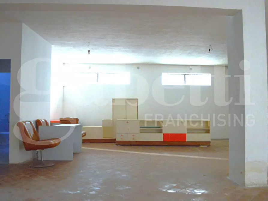 Immagine 5 di Magazzino in vendita  in Via Massimo D'Azeglio, 52 a Ragusa
