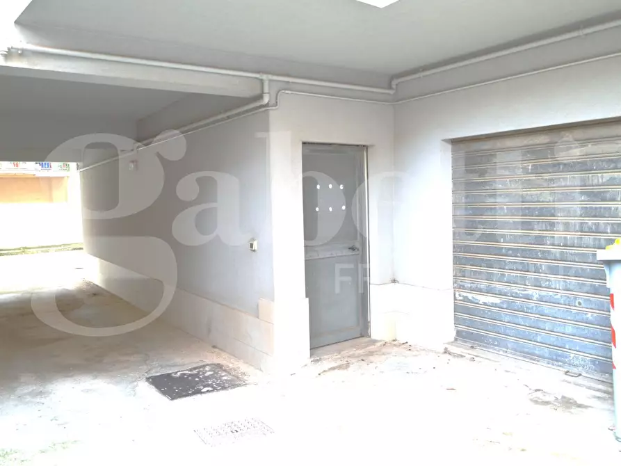 Immagine 2 di Magazzino in vendita  in Via Massimo D'Azeglio, 52 a Ragusa