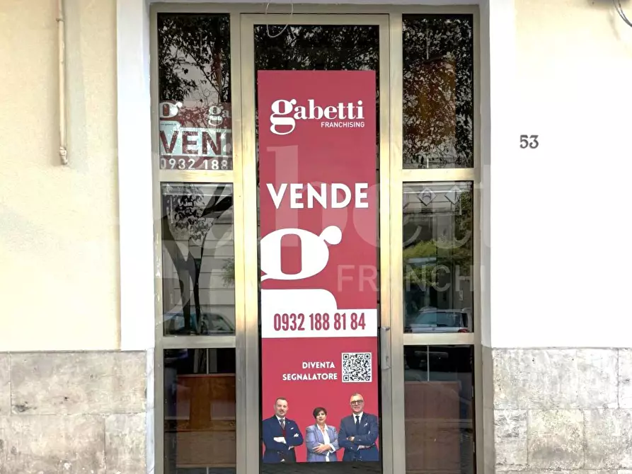 Immagine 1 di Negozio in vendita  in Viale Ten. Emanuele Lena, 53 a Ragusa