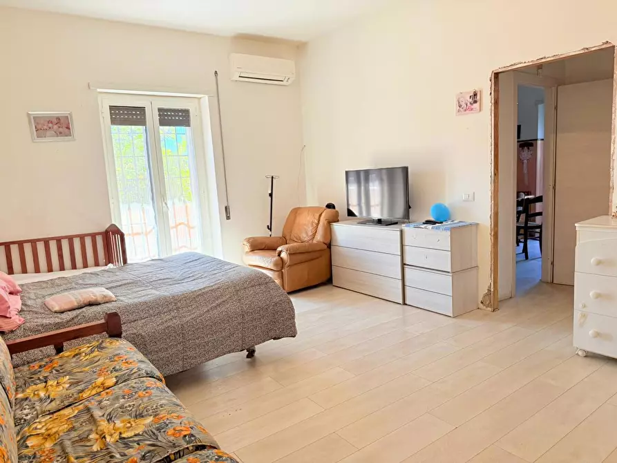 Immagine 5 di Appartamento in vendita  in Via BUSCATE, 30 a Roma