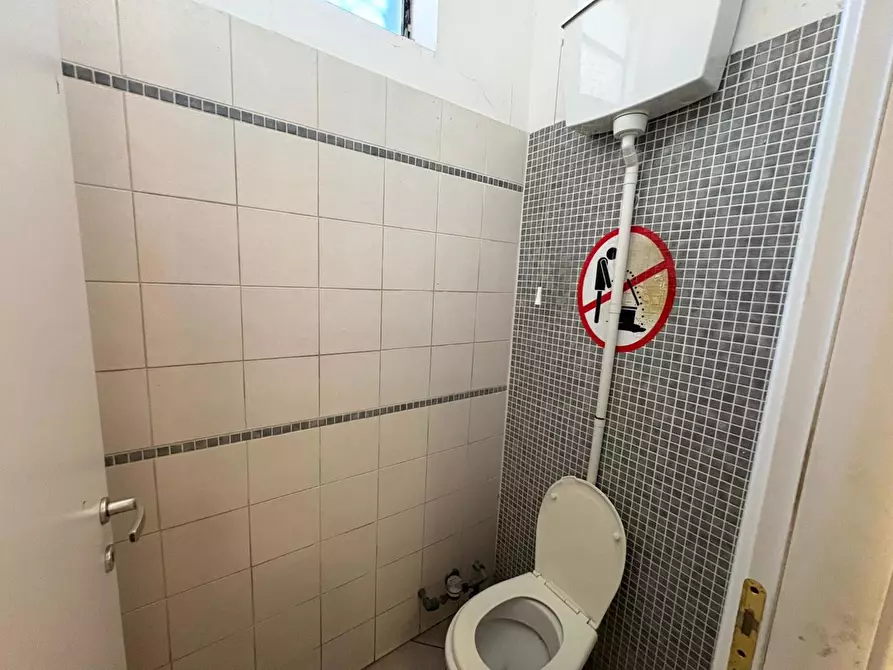 Immagine 24 di Attività commerciale in vendita  in Via della  Casetta Mattei, 343 a Roma