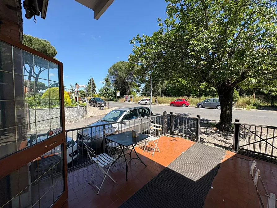 Immagine 8 di Attività commerciale in vendita  in Via della  Casetta Mattei, 343 a Roma