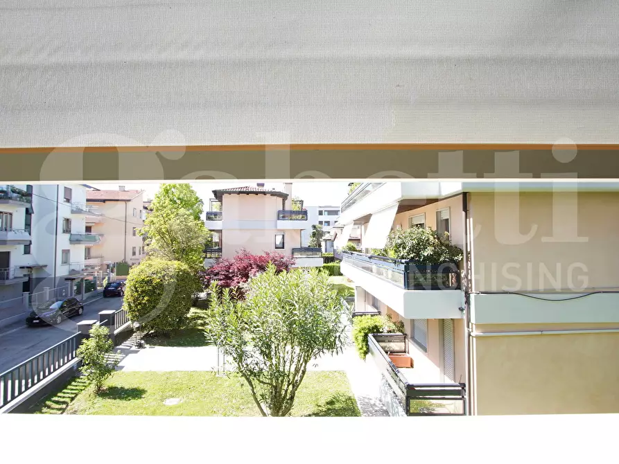 Immagine 11 di Appartamento in vendita  in Viale Giuseppe Garibaldi, . a Venezia