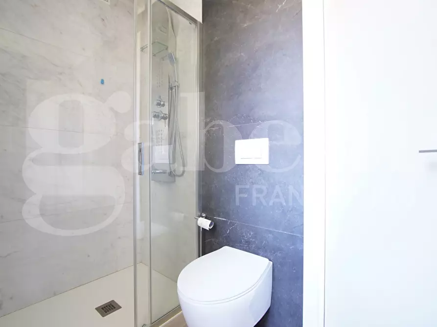 Immagine 23 di Appartamento in vendita  in Viale Giuseppe Garibaldi, . a Venezia
