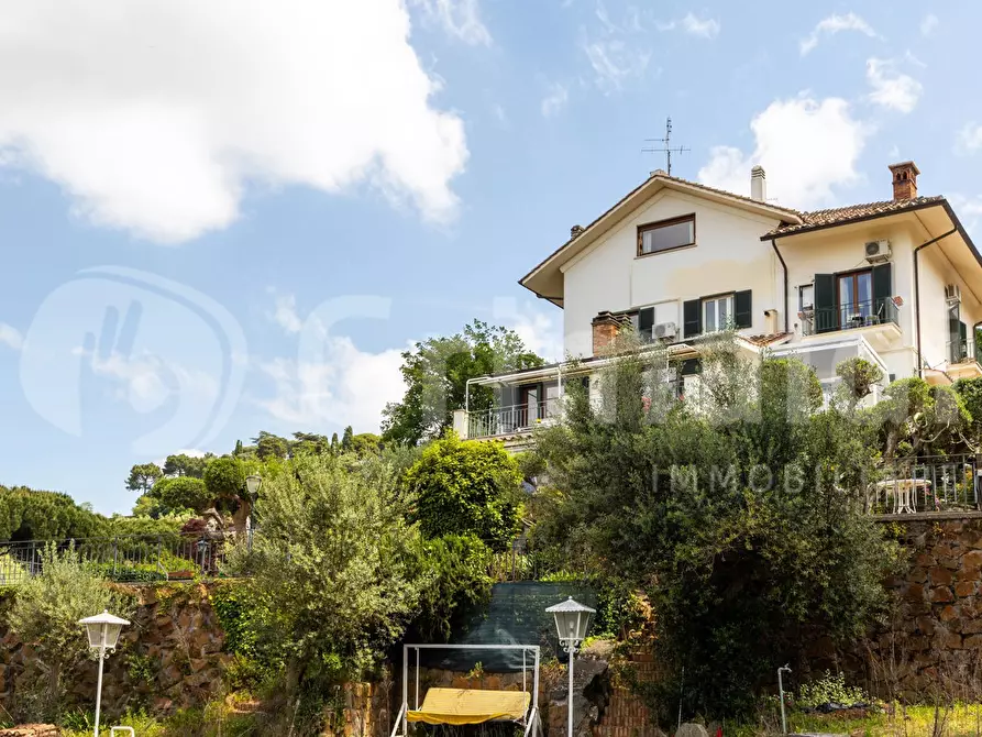 Immagine 1 di Villa in vendita  in Via Anagnina a Grottaferrata