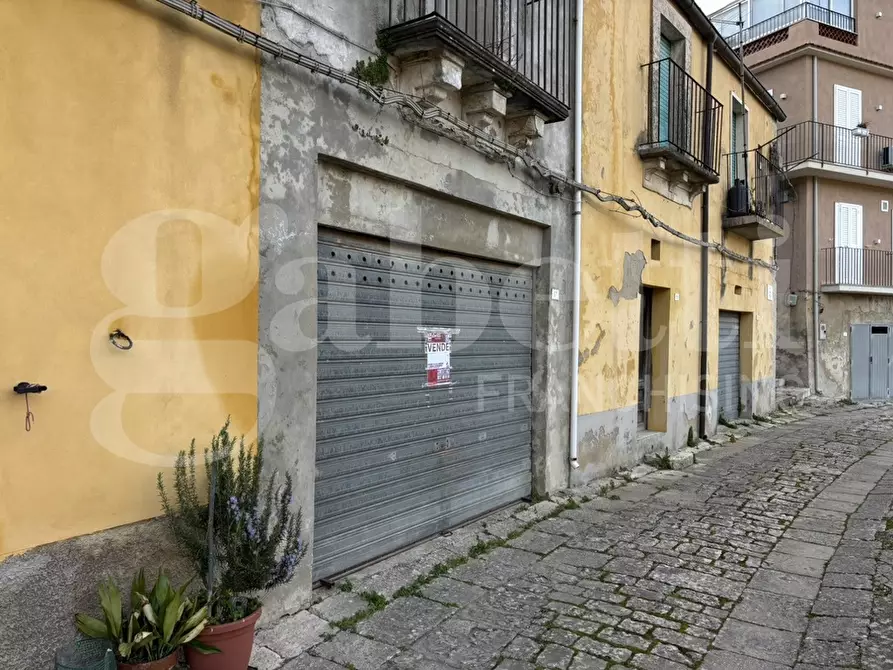 Immagine 1 di Box auto in vendita  in Via Esterna, 17 a Chiaramonte Gulfi