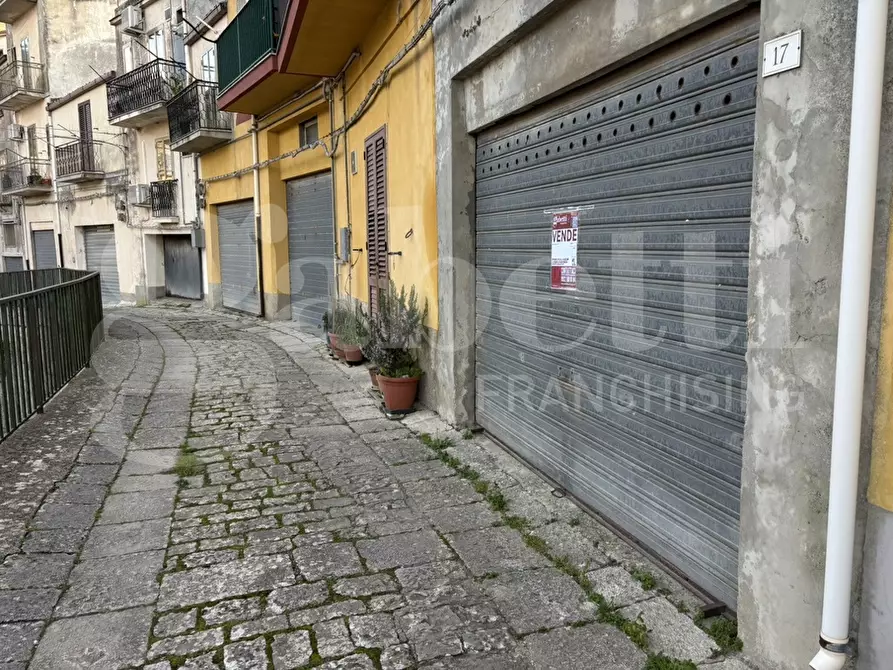 Immagine 3 di Box auto in vendita  in Via Esterna, 17 a Chiaramonte Gulfi