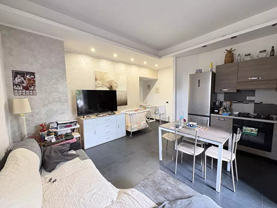 Immagine 10 di Appartamento in vendita  in Via Buscate, 32 a Roma