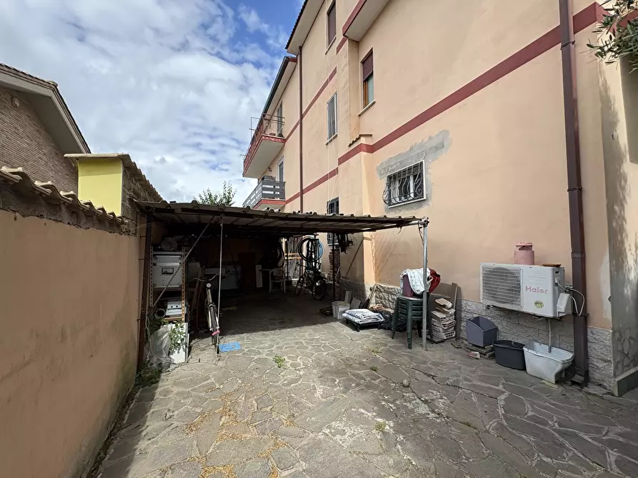 Immagine 5 di Appartamento in vendita  in Via Buscate, 32 a Roma
