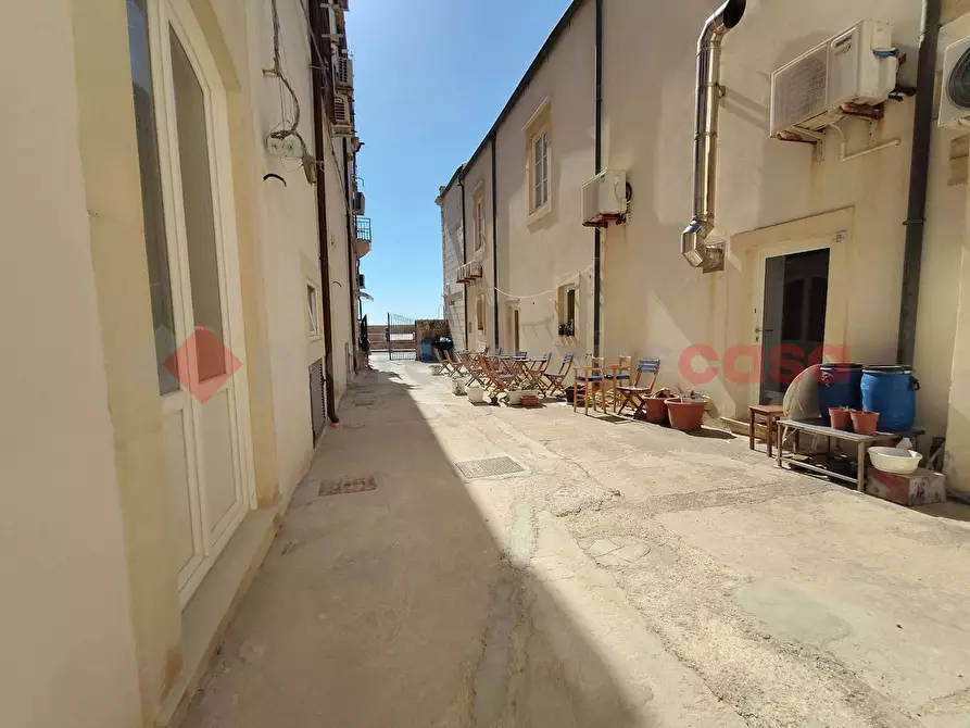 Immagine 9 di Attività commerciale in affitto  in Via nizza, 22 a Siracusa