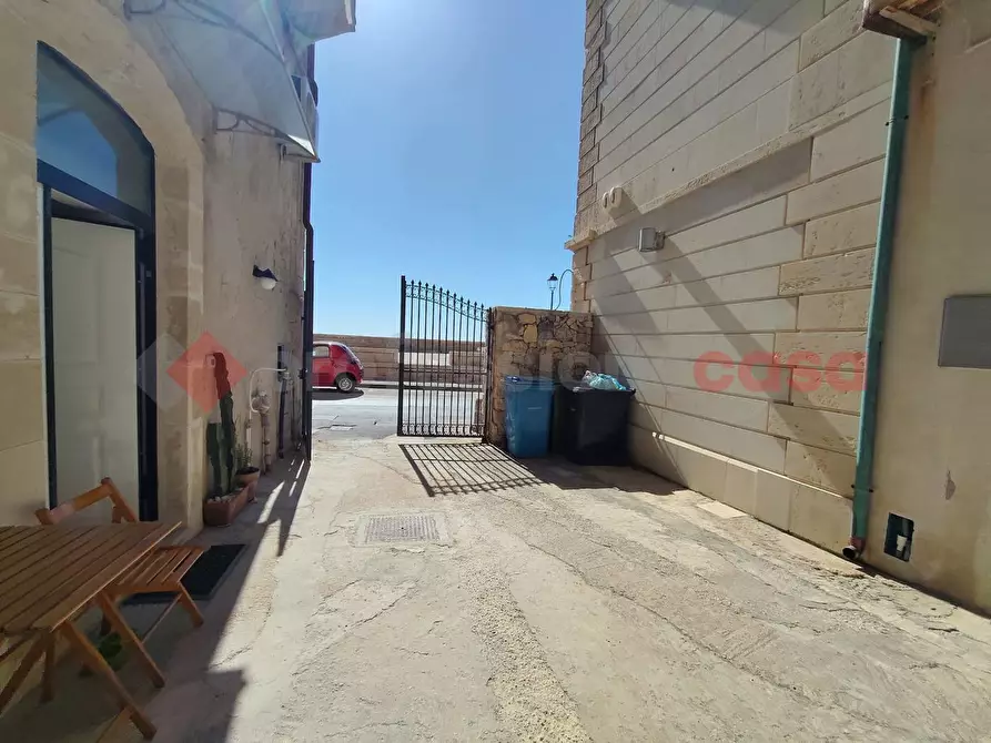 Immagine 14 di Attività commerciale in affitto  in Via nizza, 22 a Siracusa