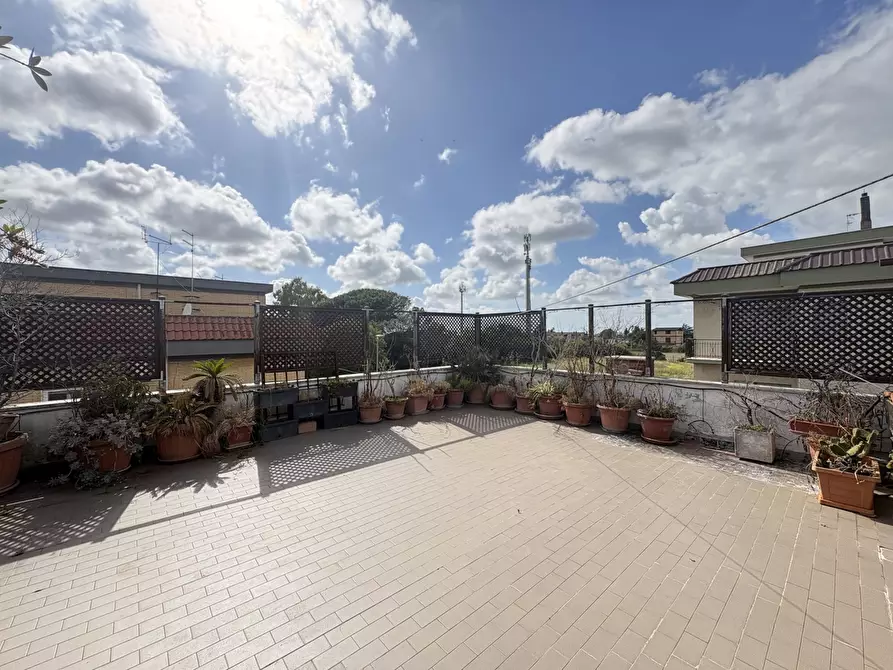 Immagine 1 di Appartamento in vendita  in Via PADRE CANDIDO, 33 a Roma