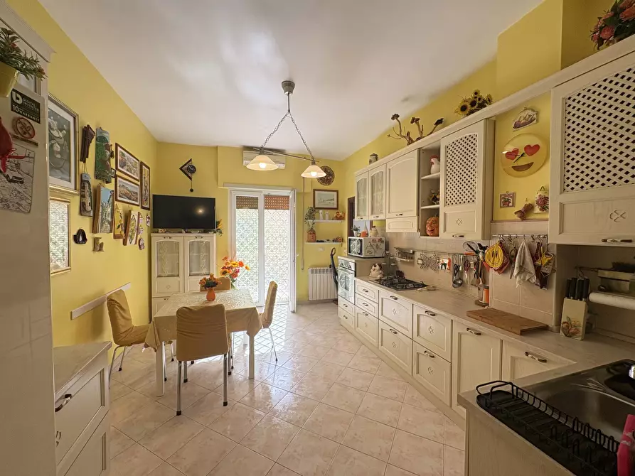 Immagine 4 di Appartamento in vendita  in Via PADRE CANDIDO, 33 a Roma