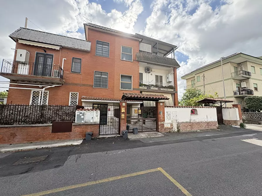 Immagine 2 di Appartamento in vendita  in Via PADRE CANDIDO, 33 a Roma