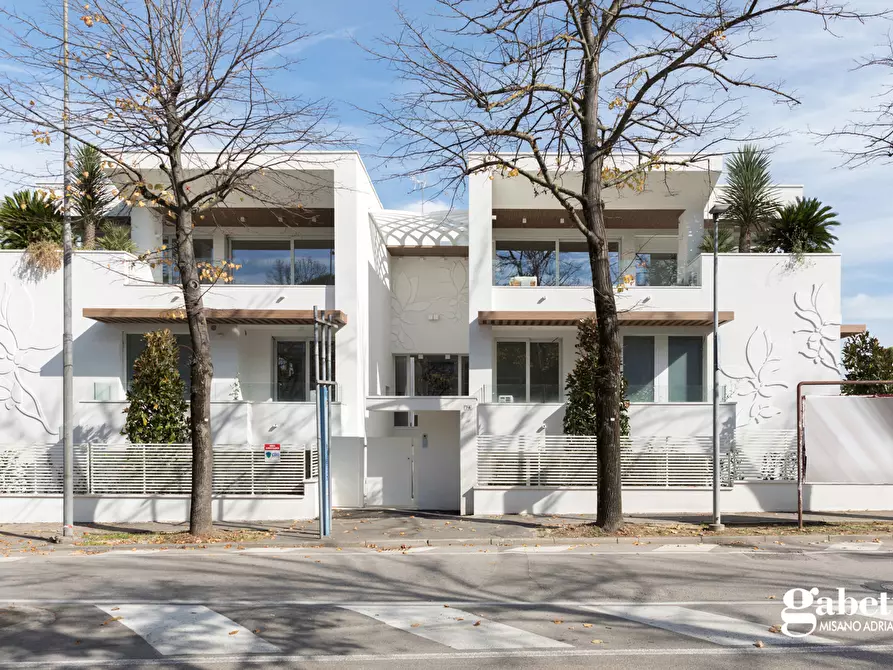 Immagine 19 di Attico in vendita  in Viale castrocaro a Riccione