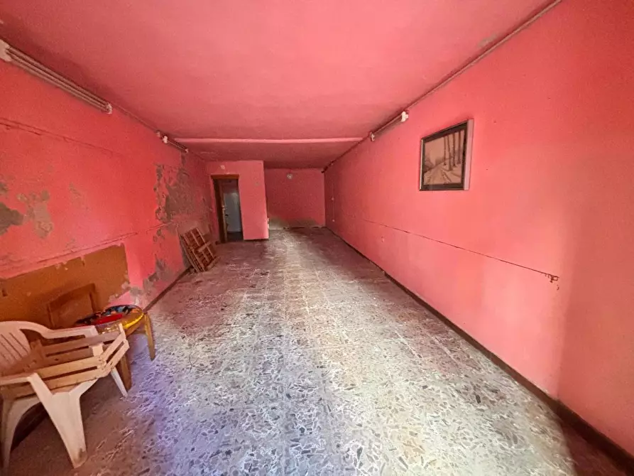 Immagine 2 di Negozio in vendita  in Via Canavera, 6 a Iglesias