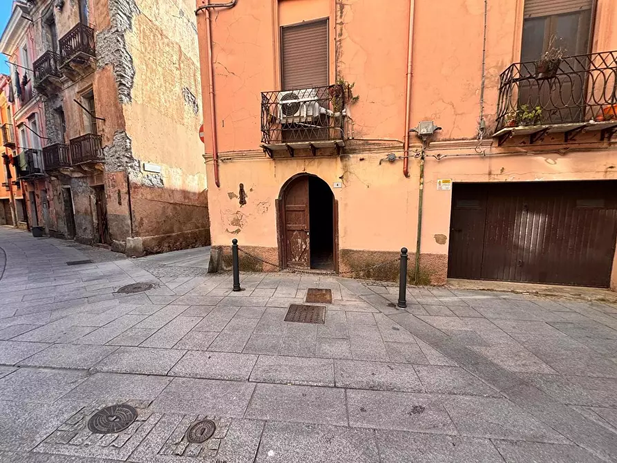 Immagine 1 di Negozio in vendita  in Via Canavera, 6 a Iglesias