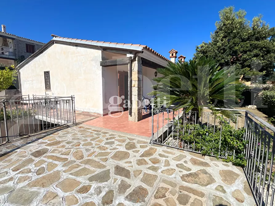 Immagine 2 di Villa in vendita  in Via Diomede, snc a Budoni