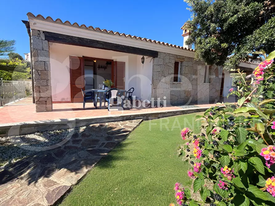 Immagine 1 di Villa in vendita  in Via Diomede, snc a Budoni