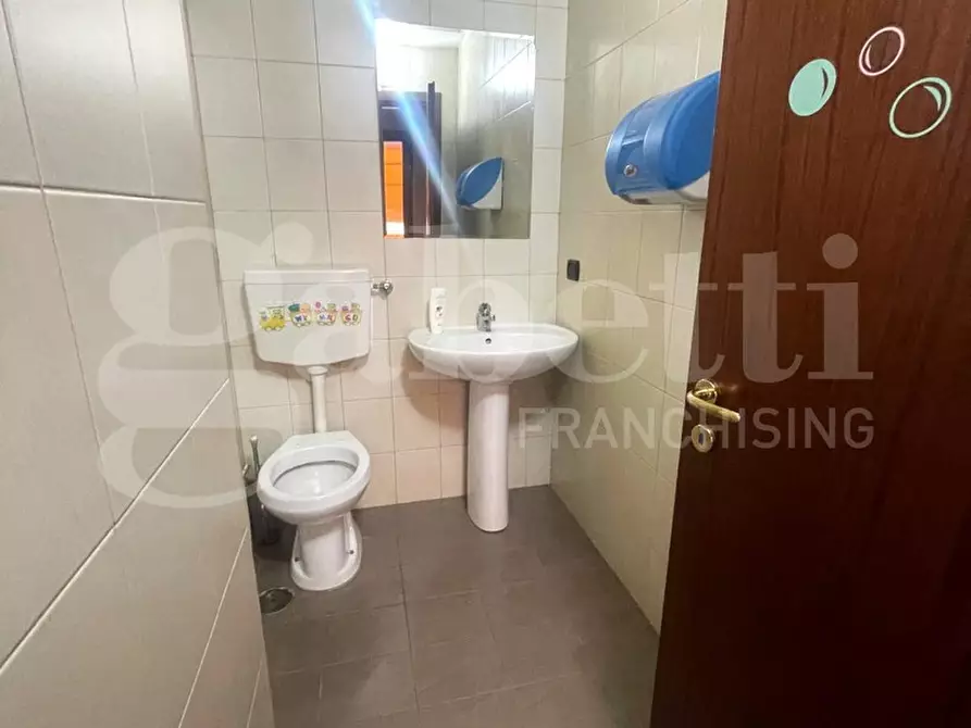 Immagine 16 di Ufficio in affitto  in Corso Meridionale a Napoli