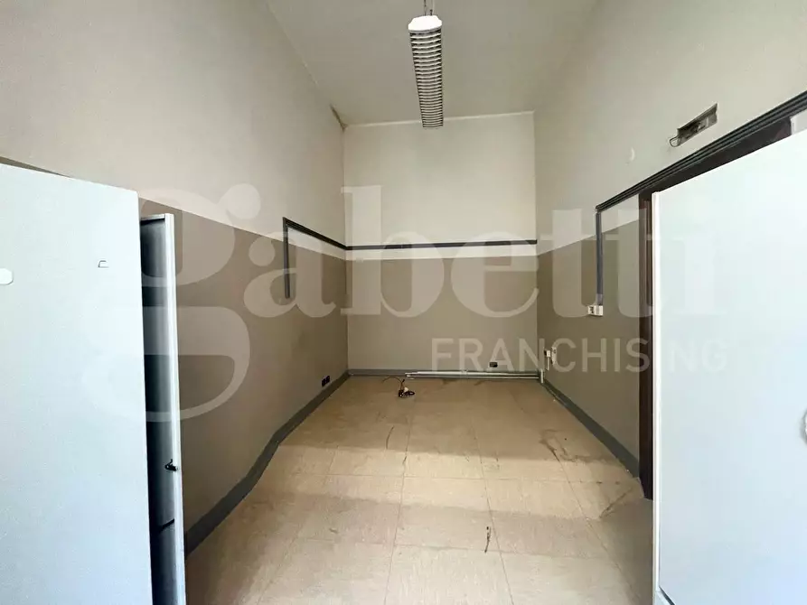 Immagine 13 di Ufficio in affitto  in Corso Meridionale a Napoli