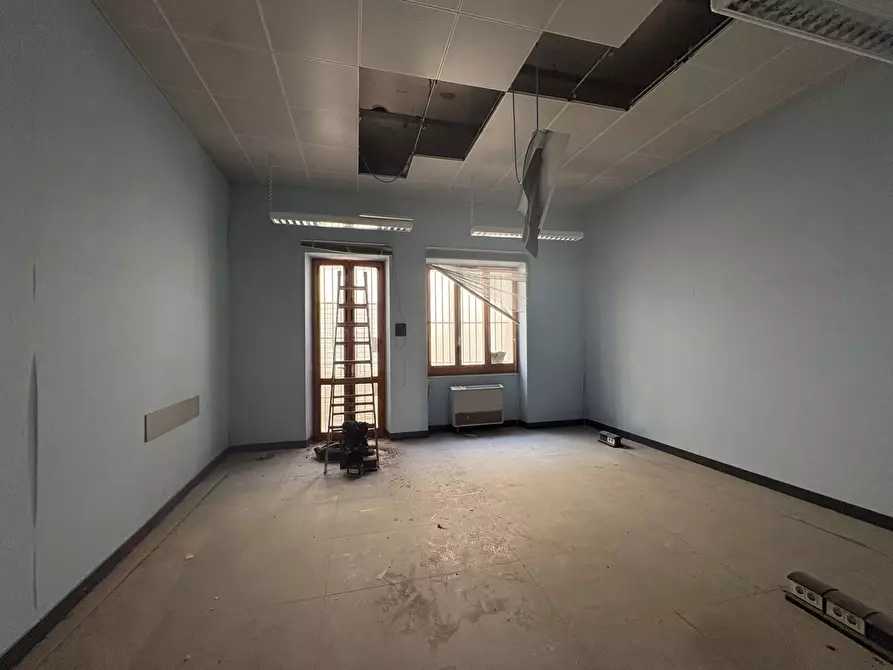 Immagine 15 di Ufficio in vendita  in Corso Vittorio Emanuele, 16 a Porto Torres