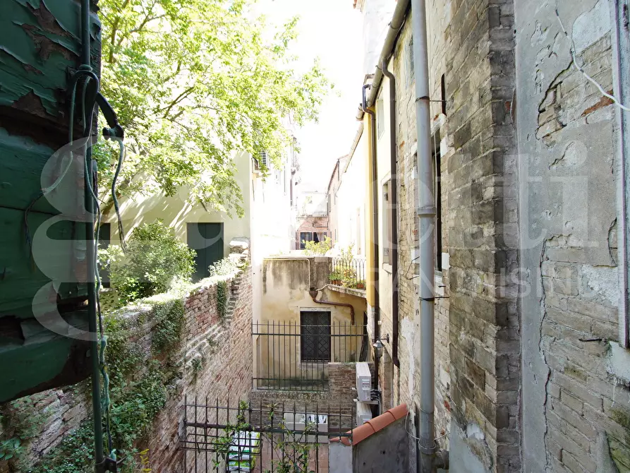 Immagine 4 di Appartamento in vendita  in Via Cannaregio, . a Venezia