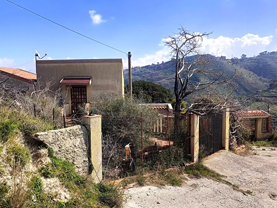 Immagine 43 di Villa in vendita  in Via provinciale massa santa lucia, Snc a Messina