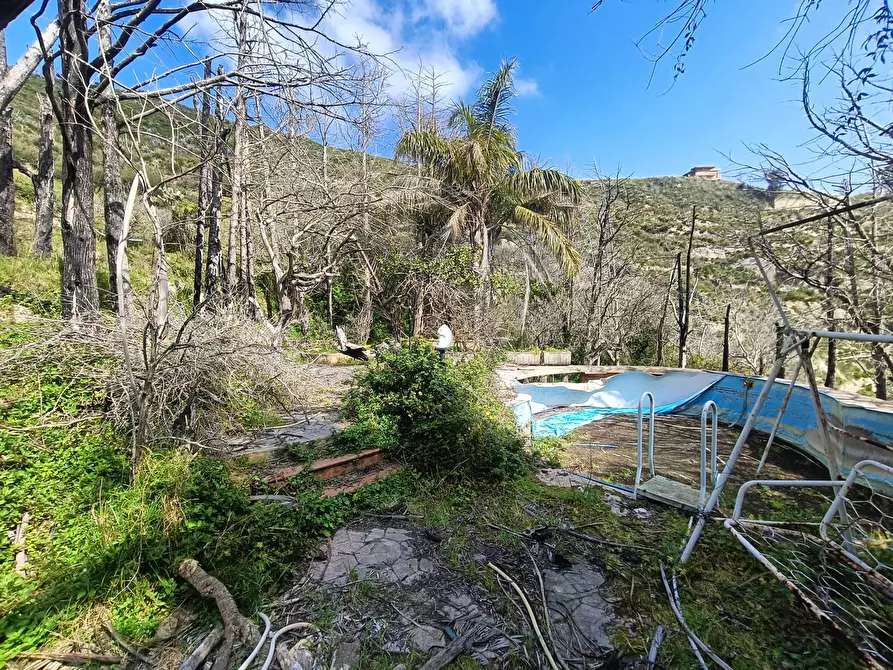 Immagine 36 di Villa in vendita  in Via provinciale massa santa lucia, Snc a Messina