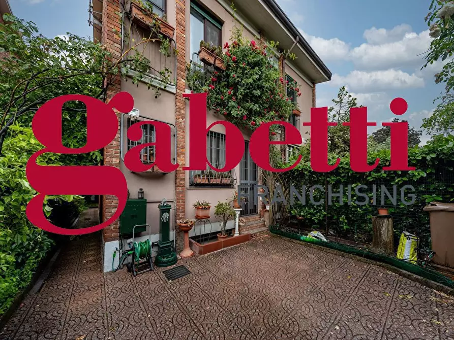 Immagine 1 di Casa bifamiliare in vendita  in Via NOVARA, 112 a Milano
