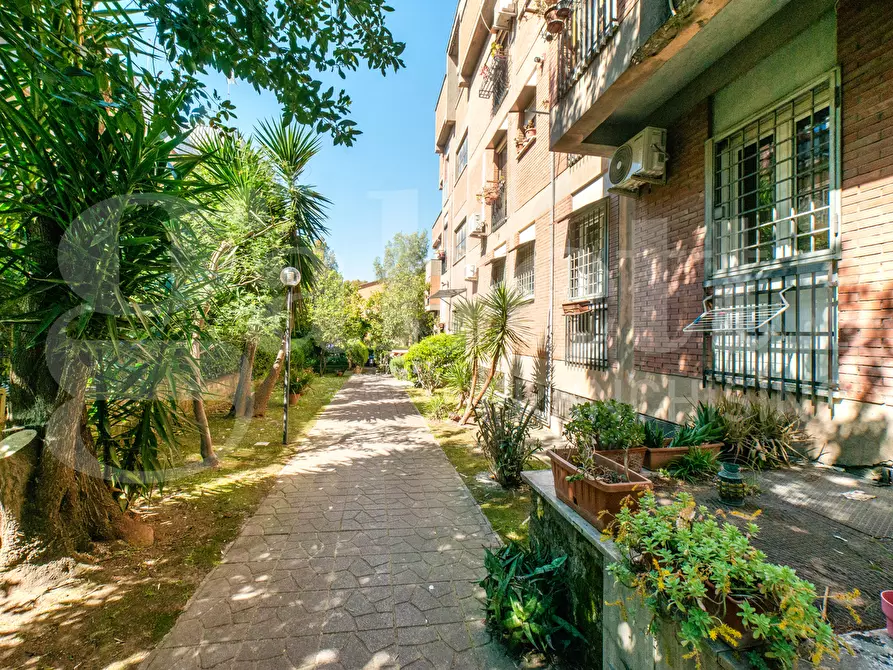 Immagine 18 di Appartamento in vendita  in Viale Oscar Sinigaglia, 11 a Roma