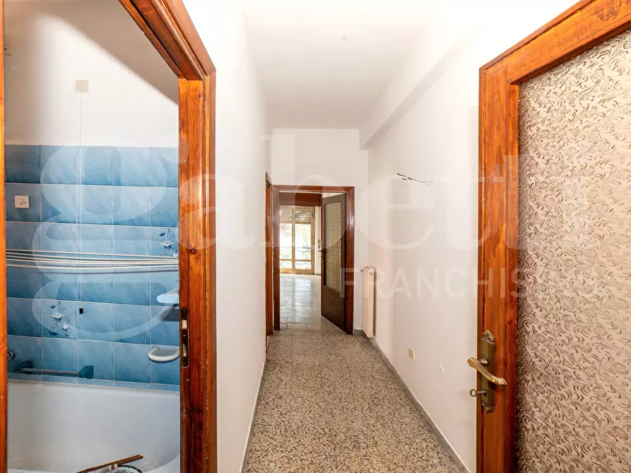 Immagine 7 di Appartamento in vendita  in Viale Oscar Sinigaglia, 11 a Roma