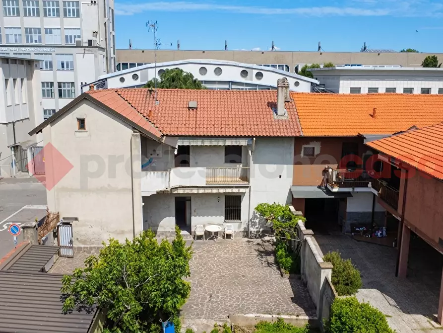 Immagine 1 di Palazzo in vendita  in Via alessandria, snc a Legnano