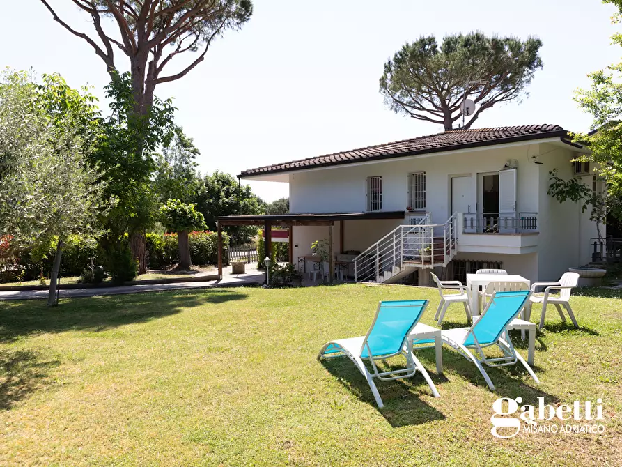 Immagine 1 di Villa in vendita  in Via Toscanini a Misano Adriatico